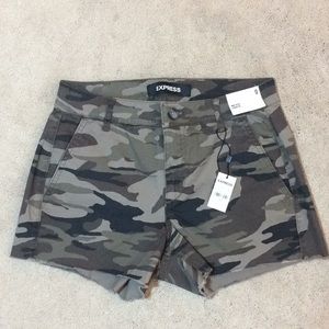 New With Tags- Express Mid Rise Shortie Shorts